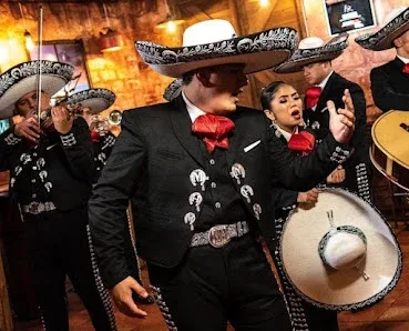 MARIACHI PASIÓN DE LUNA CUU